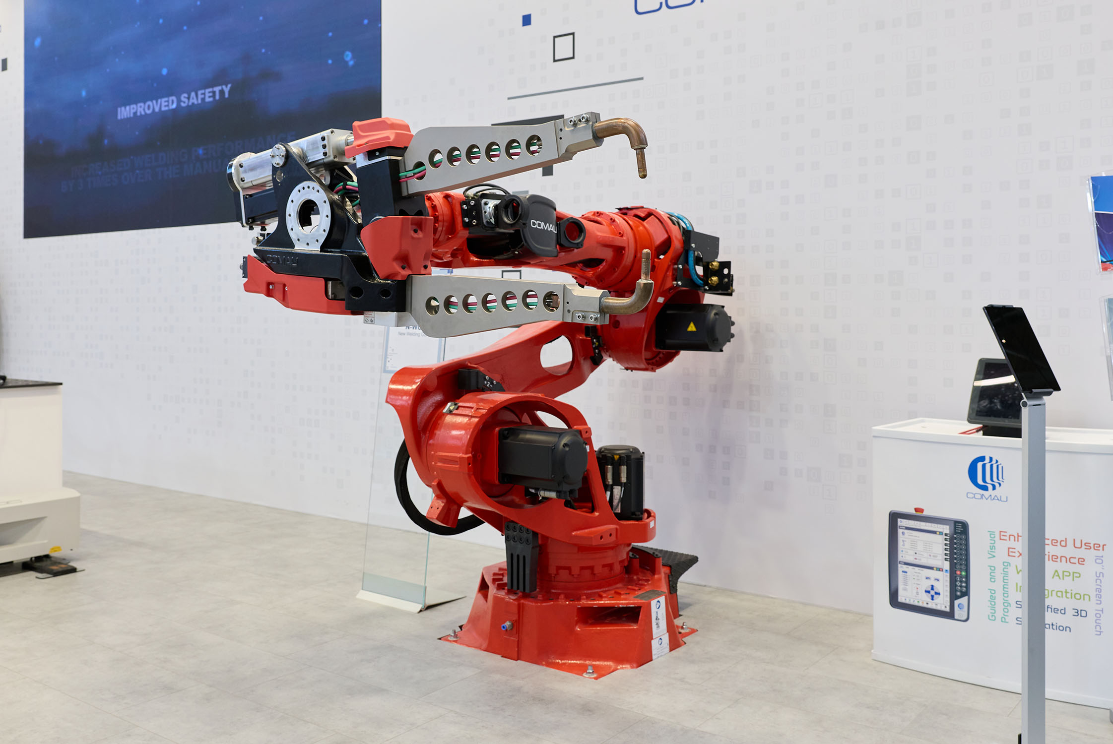 Industrial Robot, Robotic Arms, Anthropomorphic Robotics | Comau
