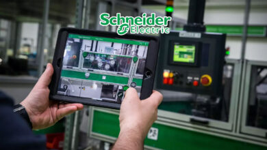 Comment Schneider Electric accélère la robotisation des usines intelligentes