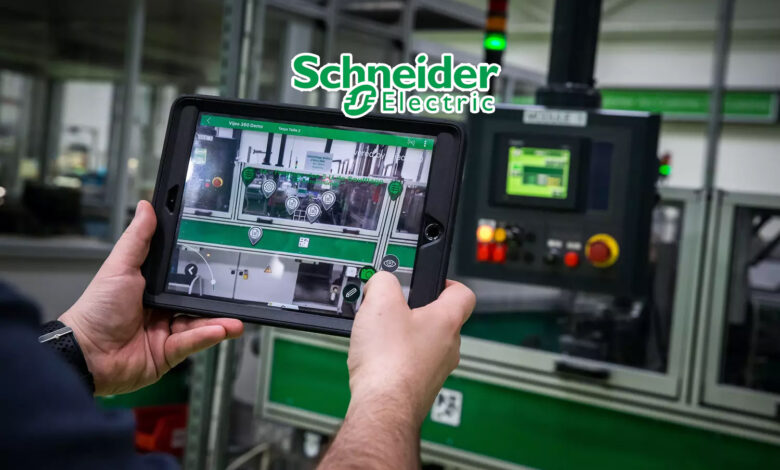 Comment Schneider Electric accélère la robotisation des usines intelligentes
